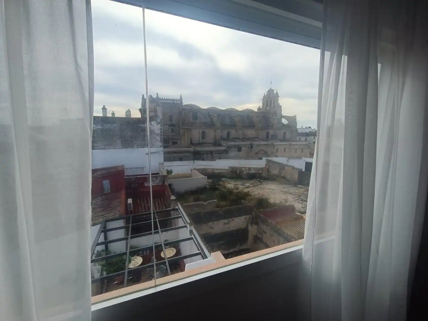 Vista exterior de Àtic en venda en El Puerto de Santa María amb Terrassa