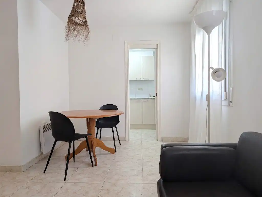 Flat for sale in Carrer Sant Hipòlit, imagen 3