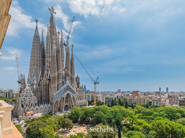 Àtic amb ascensor en venda a Plaça de la Sagrada Família