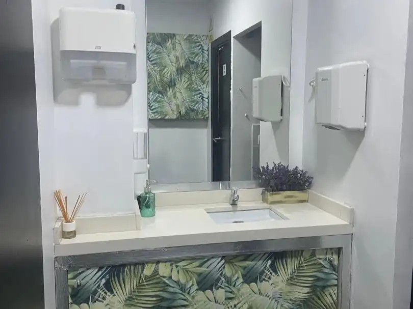 Local comercial de lloguer a Plaça de Narcís Monturiol 1, imagen 9
