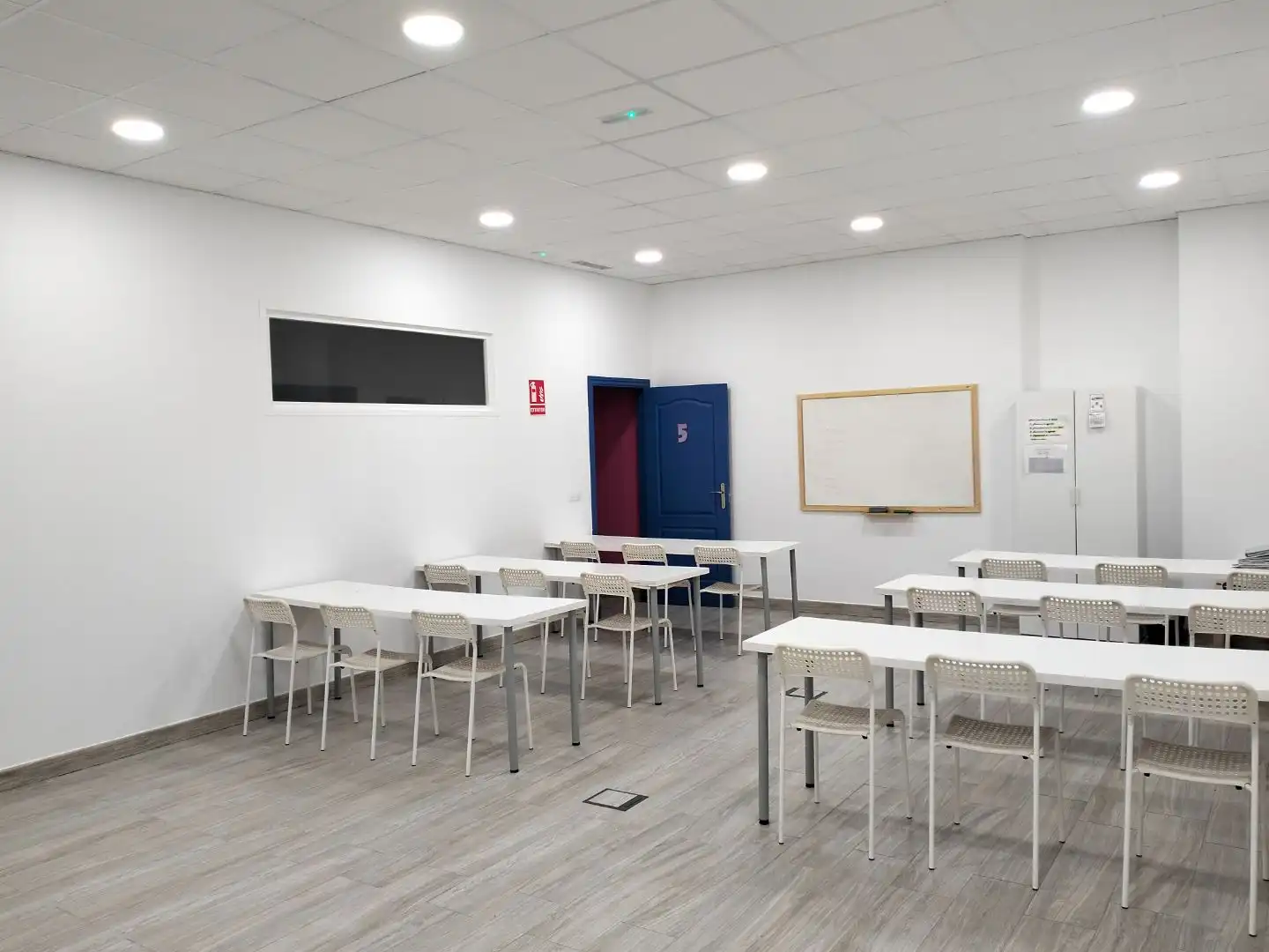 Oficina de alquiler en San Fernando con Internet