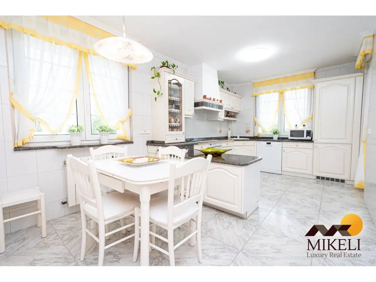 Cocina de Casa o chalet en venta en Santa Cruz de Bezana con Calefacción, Jardín privado y Terraza