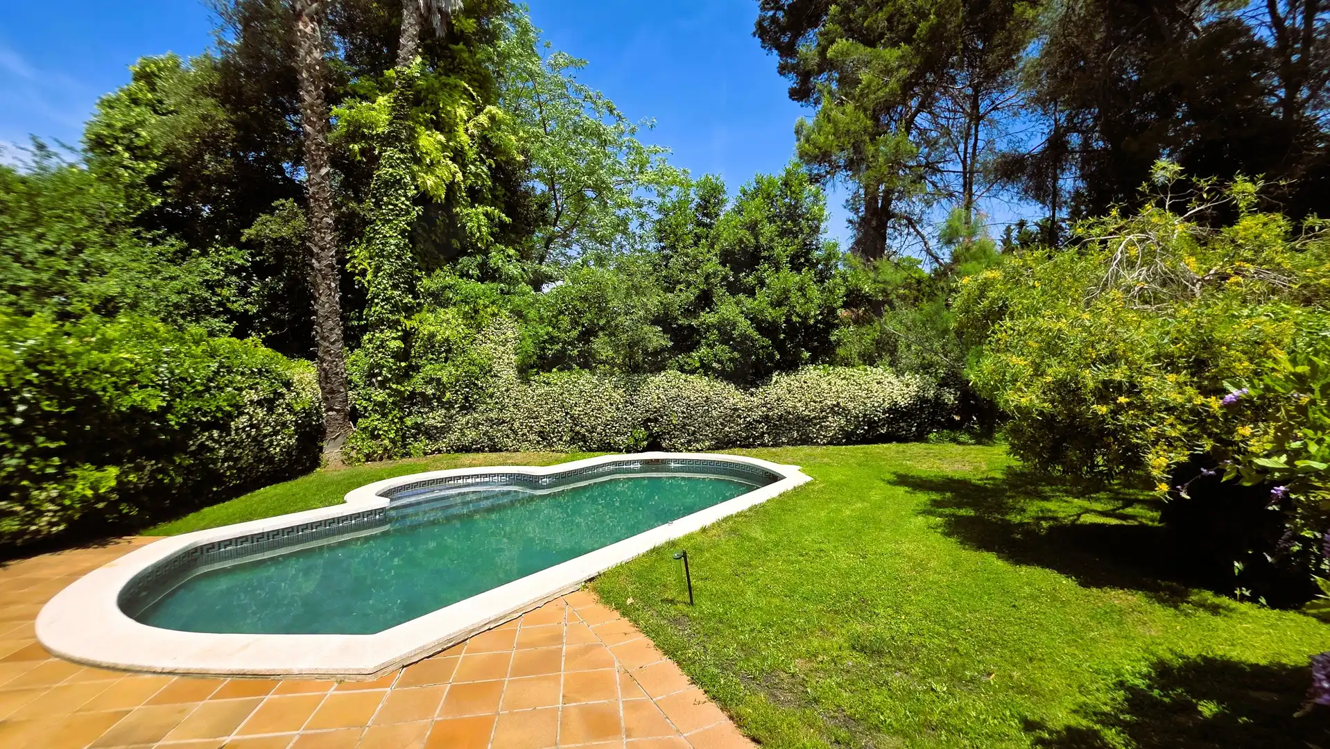 Piscina de Casa o xalet en venda en Sant Cugat del Vallès amb Aire condicionat, Calefacció i Terrassa