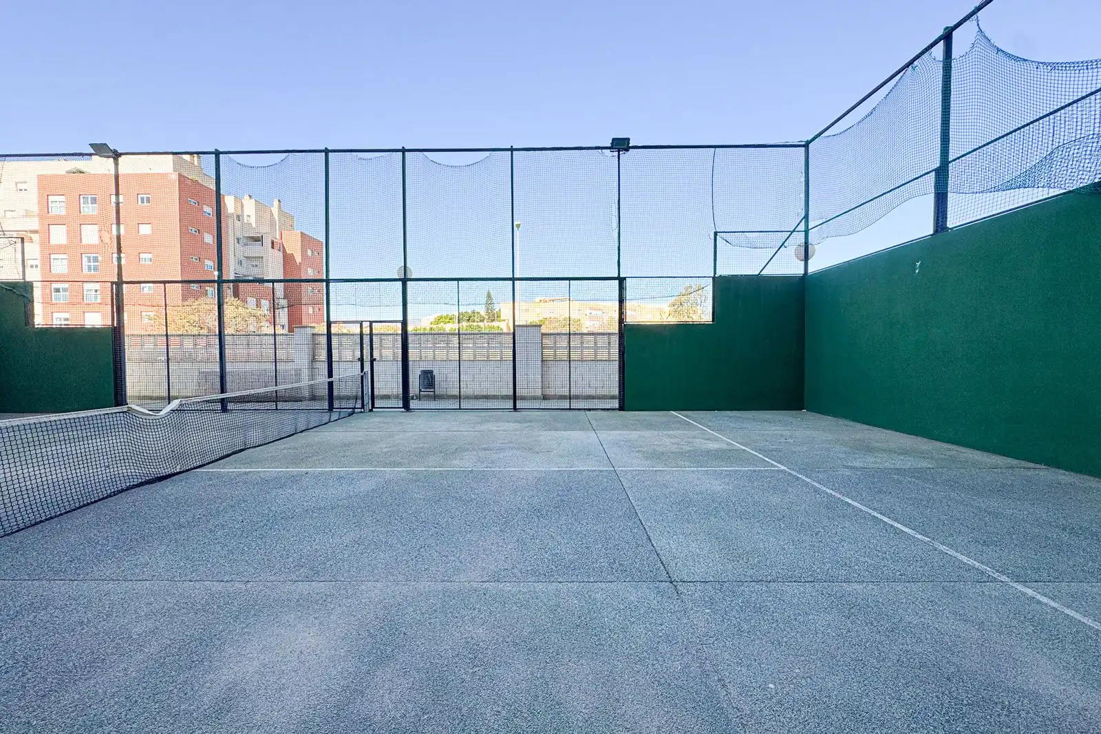 Vista exterior de Piso en venta en Almería con Aire acondicionado, Calefacción y Terraza