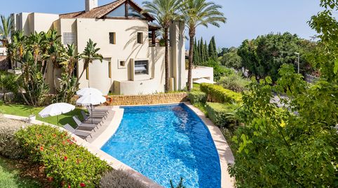 Elegancia junto al mar en la Milla de Oro apartamento de 3 dormitorios con amplia terraza y vistas impresionantes