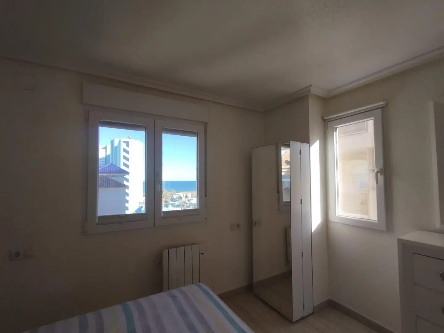 Habitación de Casa adosada en venta en Guardamar del Segura con Aire acondicionado, Calefacción y Amueblado