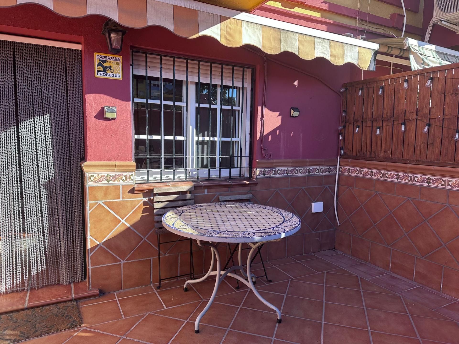 Jardín de Casa adosada de alquiler en Algeciras con Aire acondicionado, Terraza y Amueblado