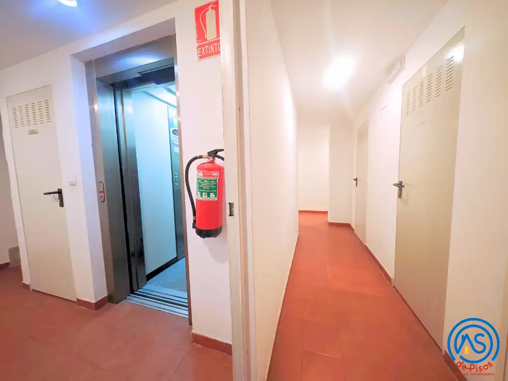 Trastero de alquiler en Calle de Nuestra Señora de Bonaria, 13, Barrio del Ave