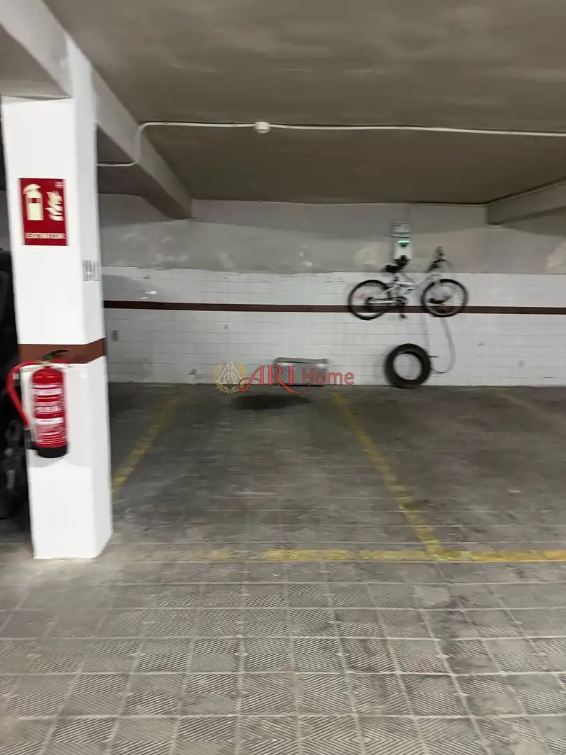 Einzelparkplatz mit Aufzug zum Verkauf in Julian Romea