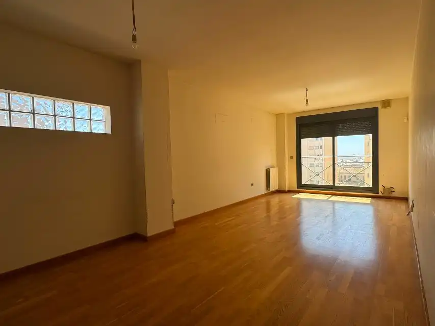 Sala d'estar de Pis en venda en Castellón de la Plana / Castelló de la Plana amb Aire condicionat, Calefacció i Parquet