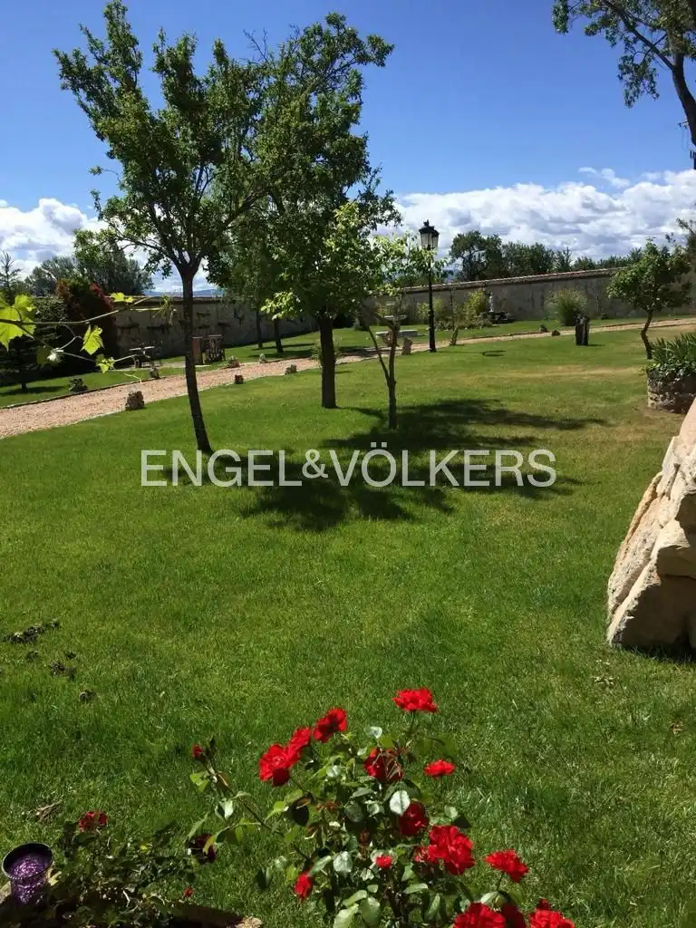 Casa o chalet en venta en Condado de Castilnovo con Aire acondicionado, Calefacción y Jardín privado