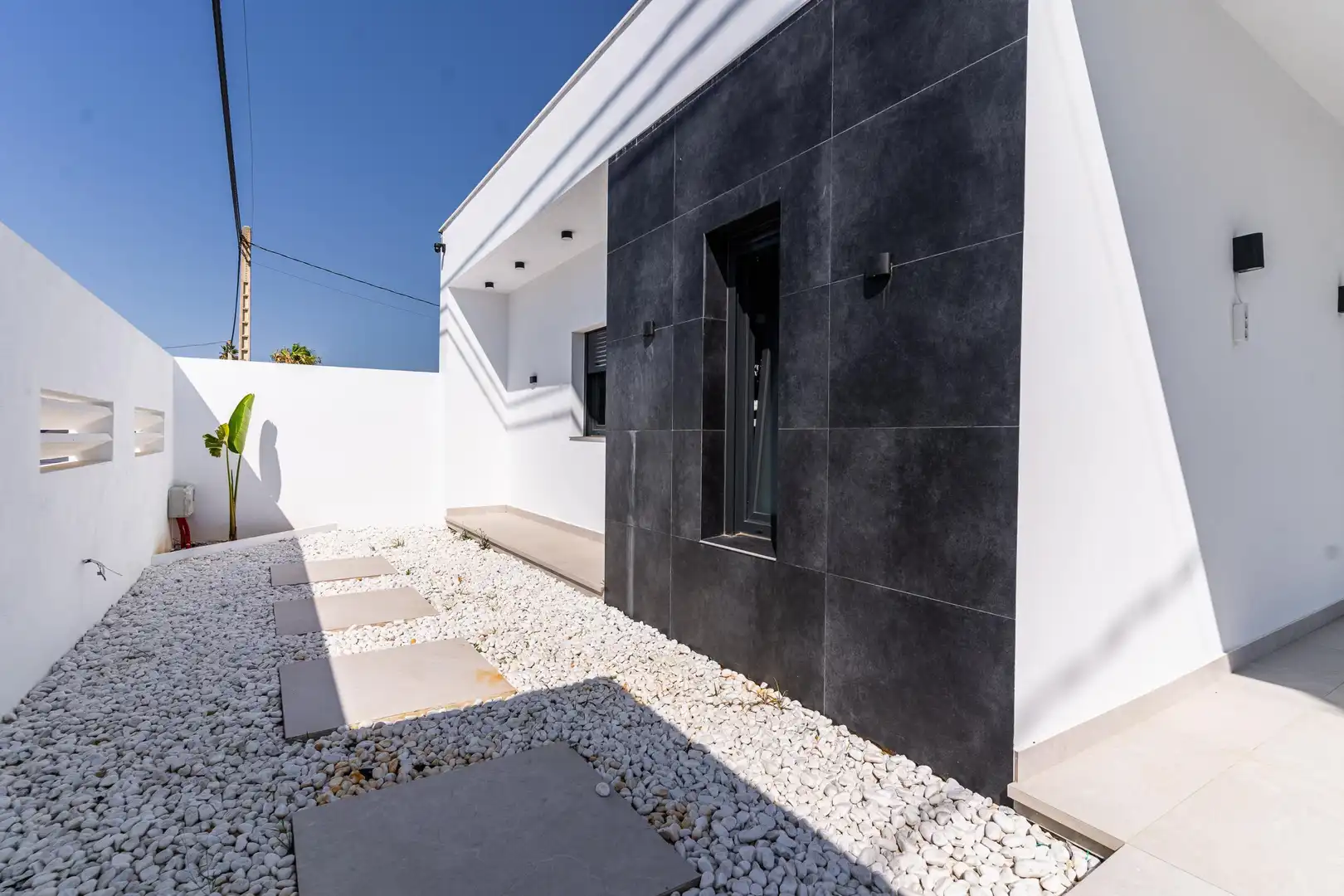 Vista exterior de Casa o chalet en venta en Chiclana de la Frontera con Jardín privado, Terraza y Piscina