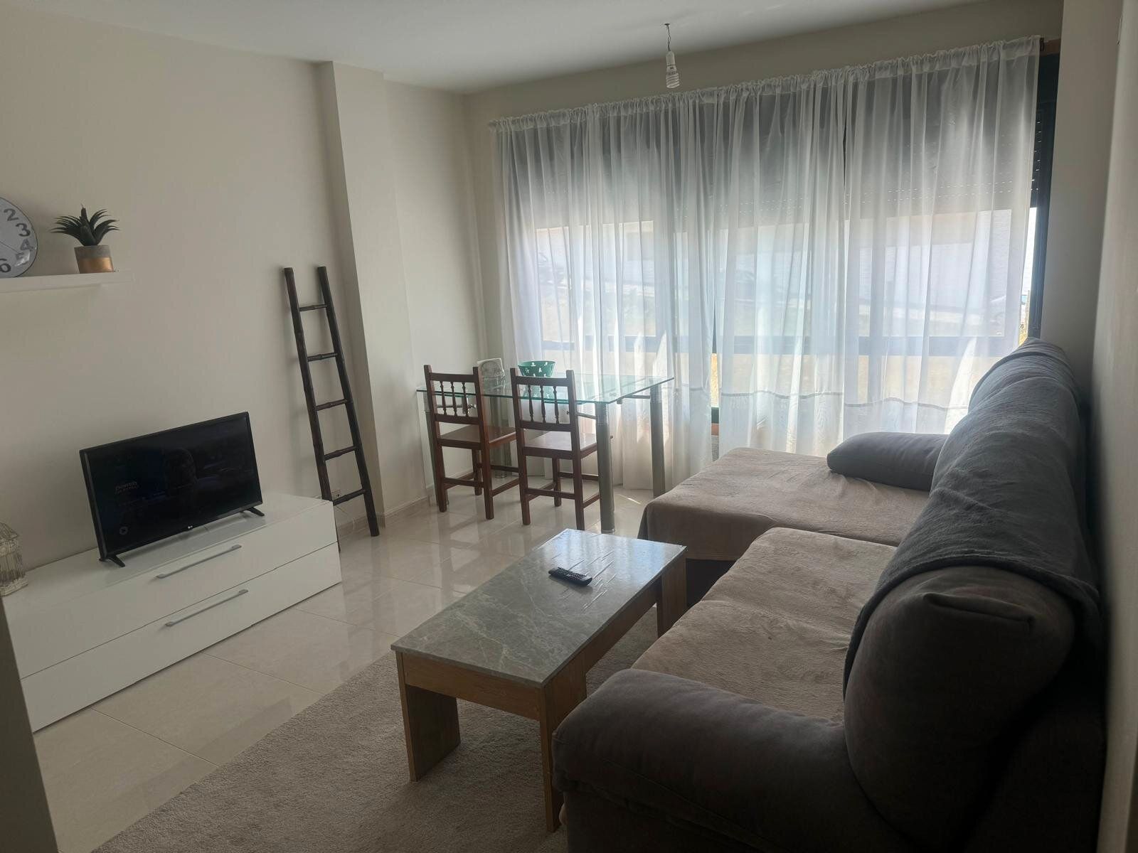 Living room of Flat to rent in Barro  with Heating, Parquet flooring and Furnished