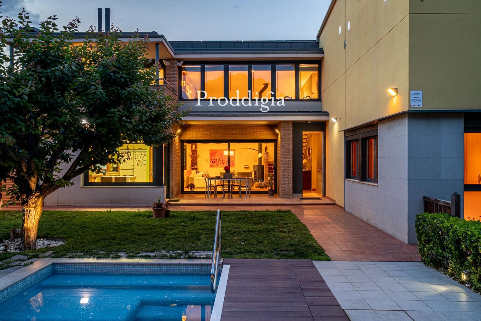 Vista exterior de Casa o xalet en venda en Sant Cugat del Vallès amb Aire condicionat, Calefacció i Terrassa