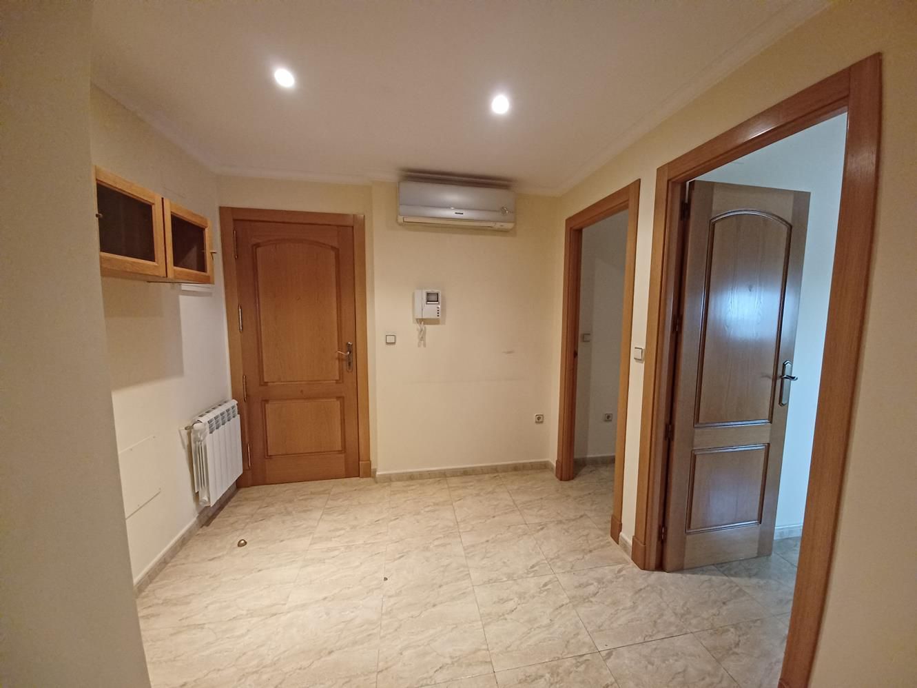 Piso en venta en La Roda con Calefacción, Terraza y Trastero
