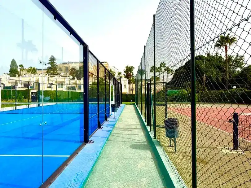 Vista exterior de Piso de alquiler en Marbella con Aire acondicionado, Jardín privado y Piscina