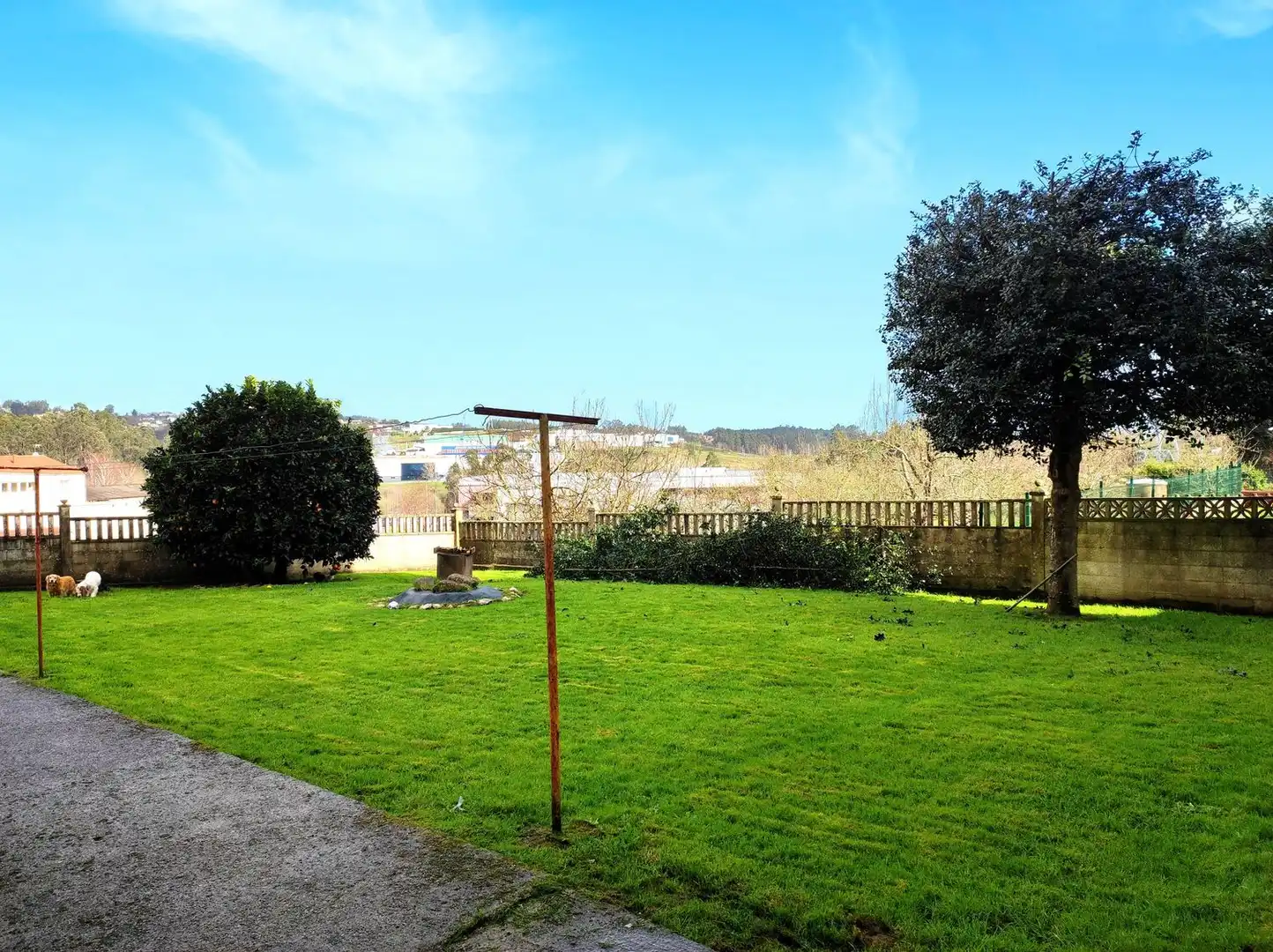 Jardí de Casa o xalet en venda en Carral amb Jardí privat, Terrassa i Moblat
