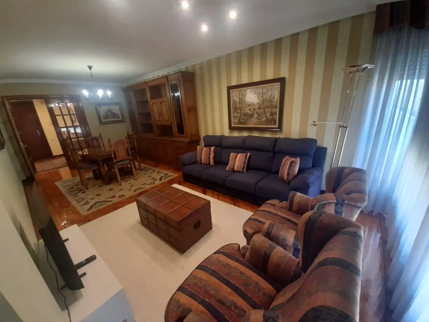 Sala d'estar de Pis de lloguer en Santander amb Calefacció, Parquet i Moblat