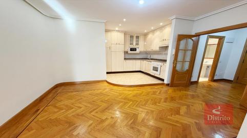 Photo 3 of Flat to rent in Santander - Plaza del Obispo Jose Eguino y Trecu, Centro - Ayuntamiento, Santander