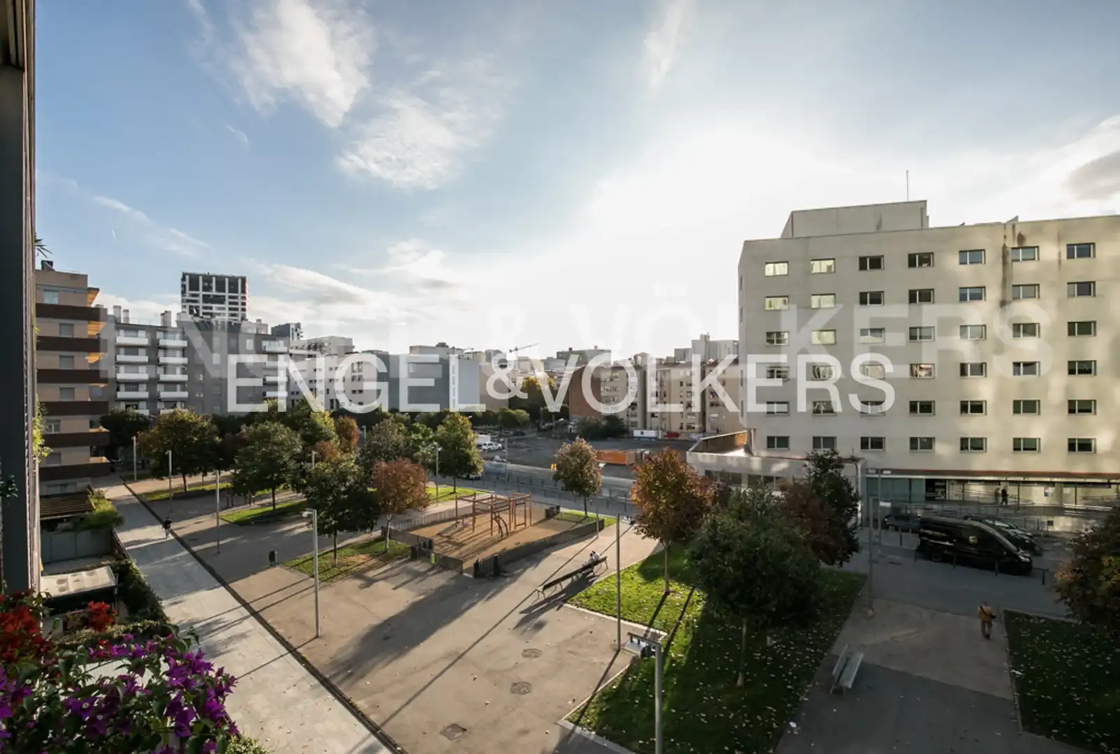 Vista exterior de Pis en venda en Barcelona amb Aire condicionat, Calefacció i Terrassa