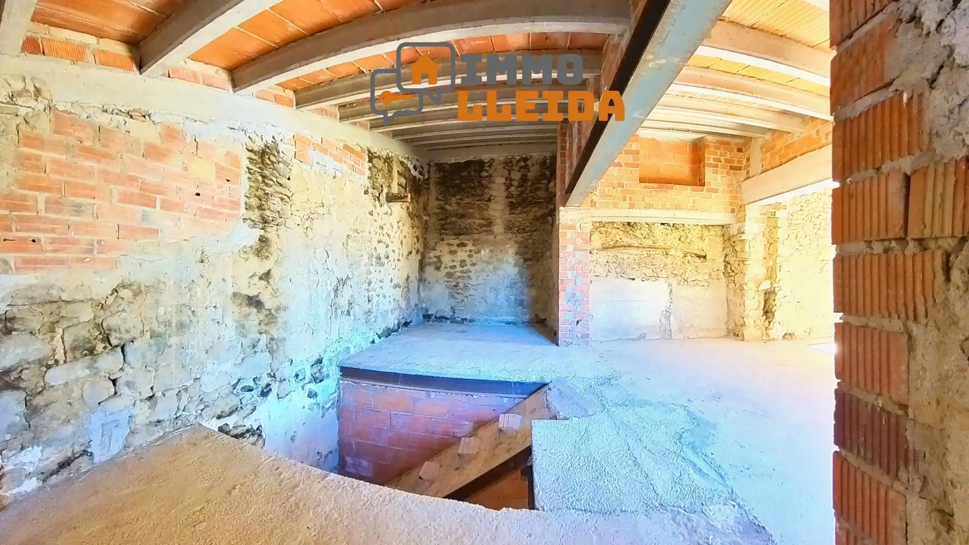 Casa adosada en venta en Vilanova de Meià con Terraza, Trastero y Balcón