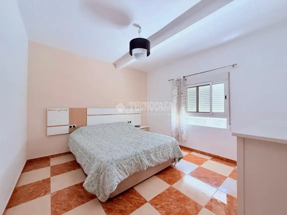 Schlafzimmer von Wohnung zum Verkauf in Mislata mit Klimaanlage, Möbliert und Balkon