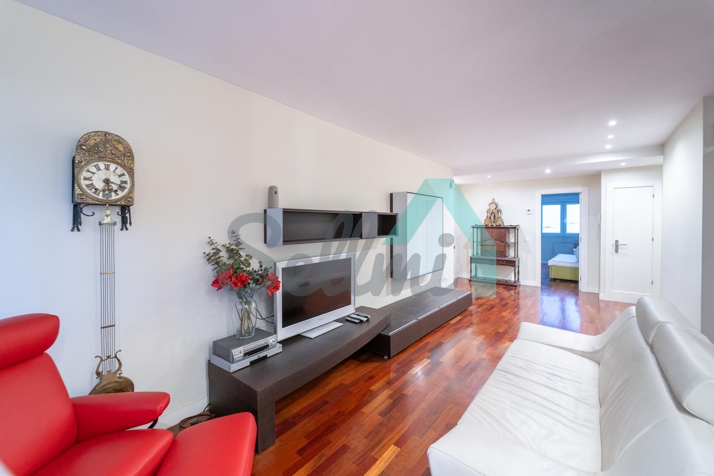 Living room of Flat for sale in Gijón   with Heating, Parquet flooring and Terrace