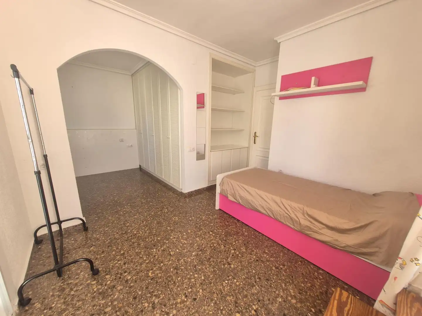 Habitación de Casa adosada de alquiler en Manises con Aire acondicionado, Terraza y Amueblado