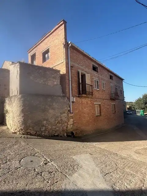 Exterior view of Houses for sale in Les Avellanes i Santa Linya  with Balcony