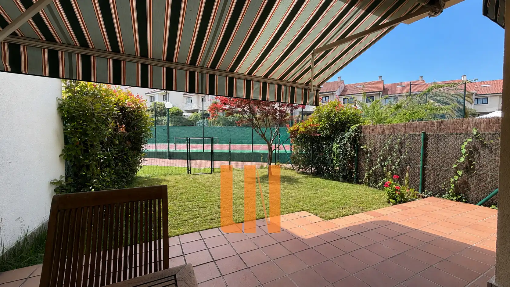 Terraza de Casa adosada en venta en Oleiros con Calefacción, Jardín privado y Parquet