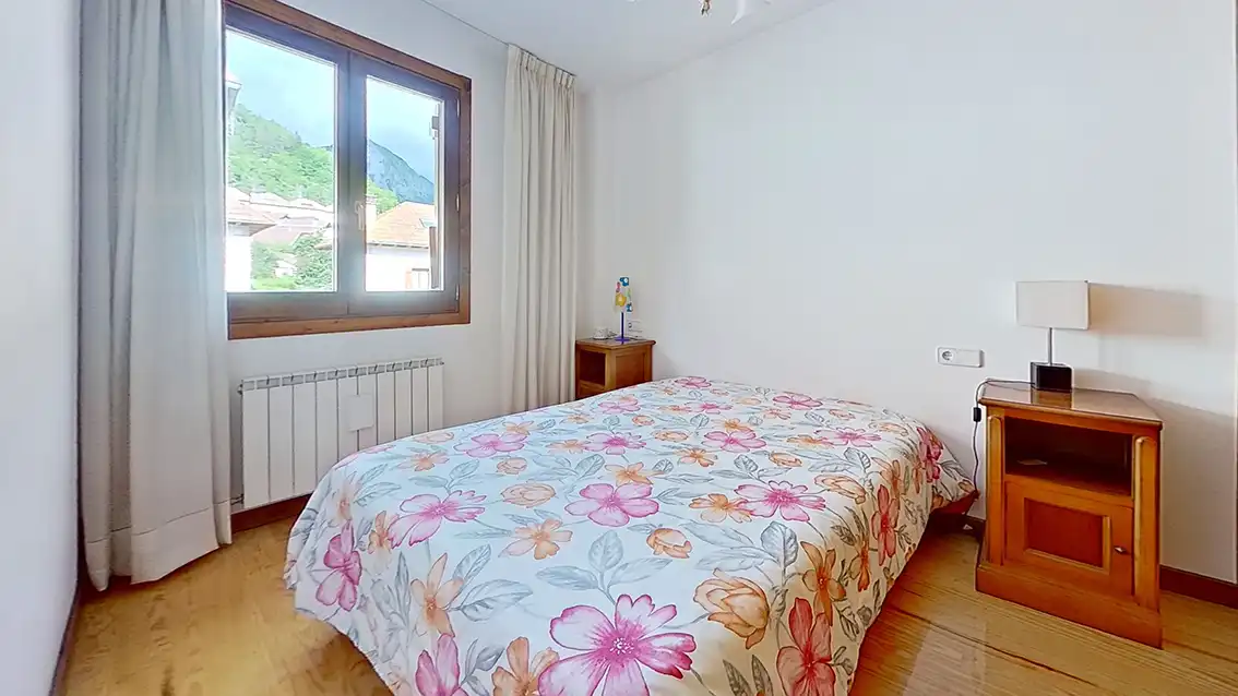 Dormitori de Casa adosada en venda en Isaba / Izaba amb Calefacció, Moblat i Balcó