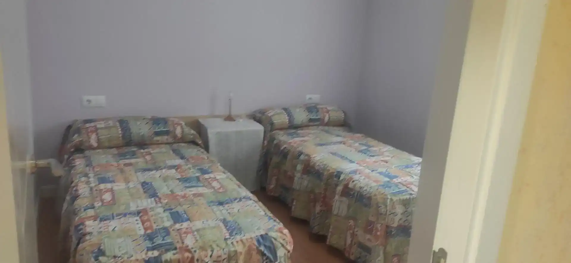 Dormitori de Casa adosada en venda en Frumales amb Moblat, Rentadora i Microones