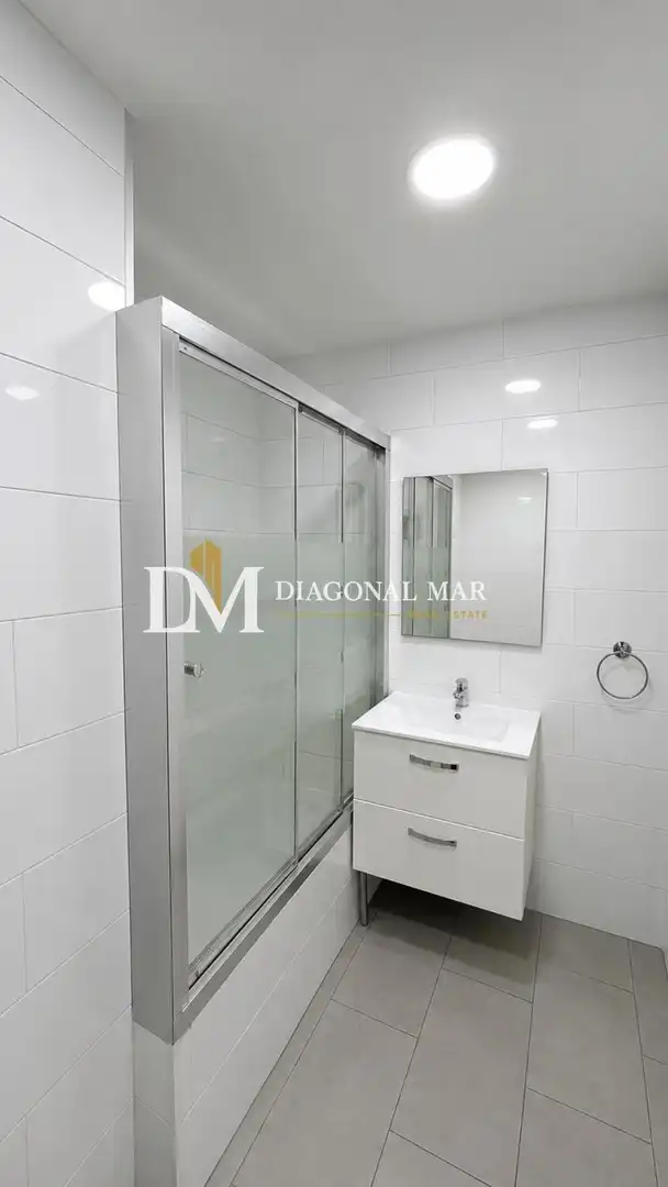 Baño de Piso en venta en Sant Adrià de Besòs con Aire acondicionado, Amueblado y Balcón