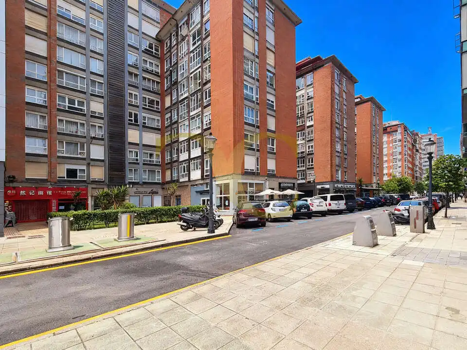 Vista exterior de Piso en venta en Gijón  con Calefacción, Jardín privado y Trastero