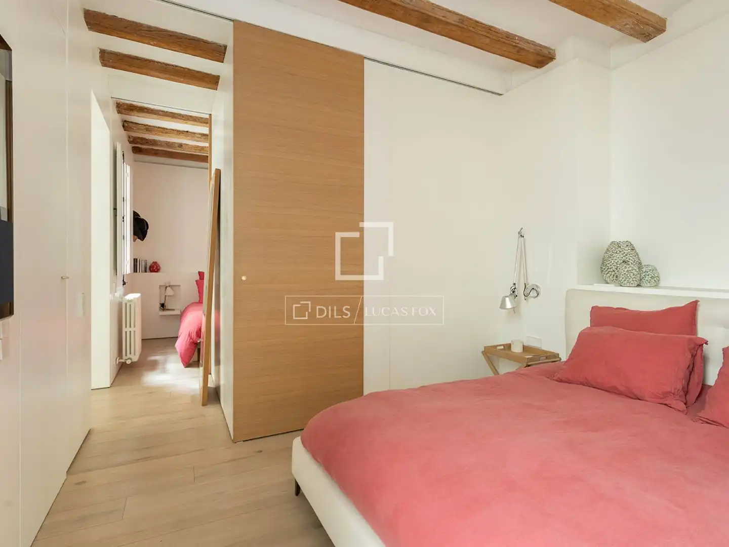 Bedroom of Flat for sale in Ciutat Vella