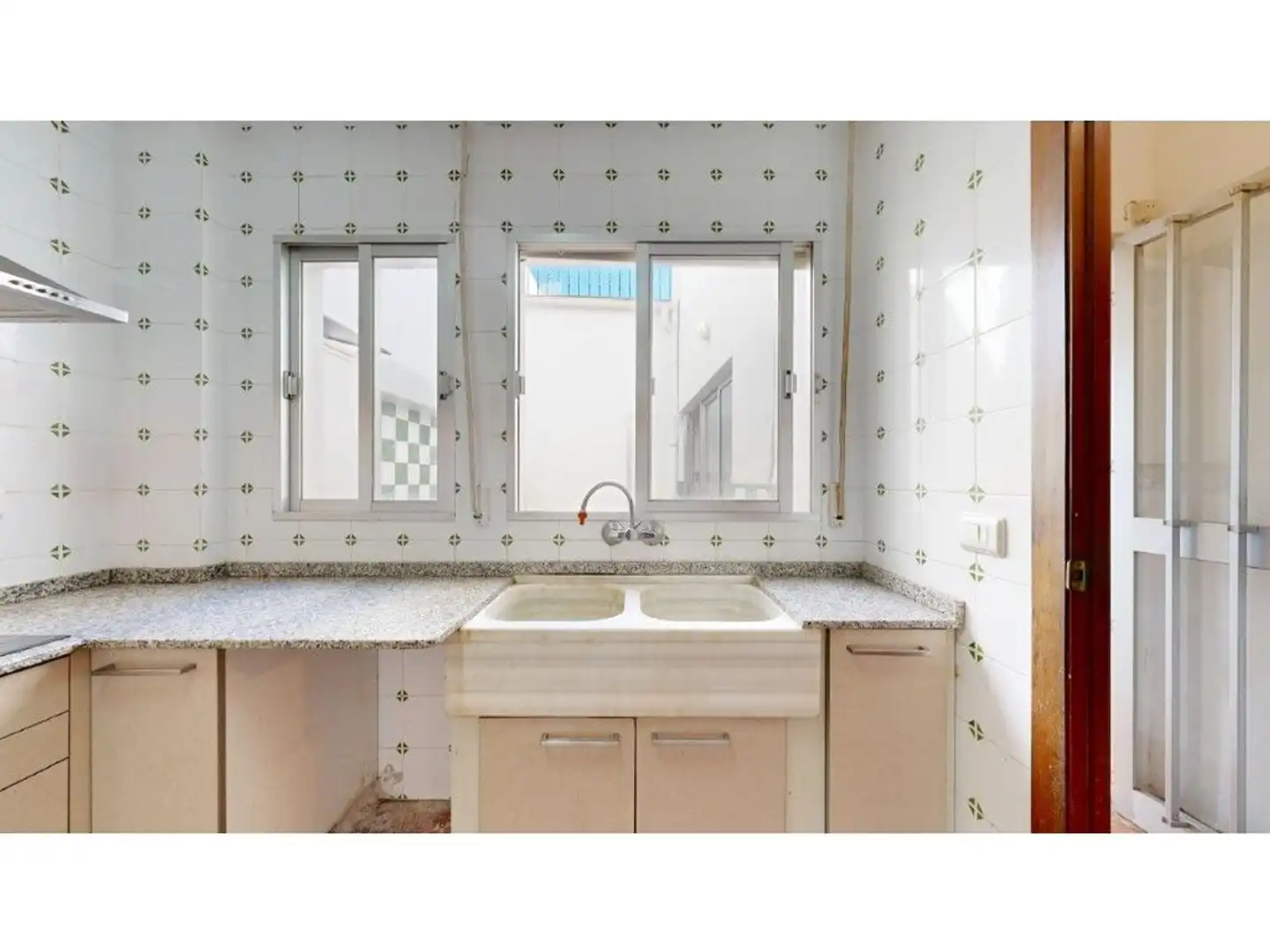 Cocina de Casa adosada en venta en Casinos con Jardín privado, Terraza y Trastero