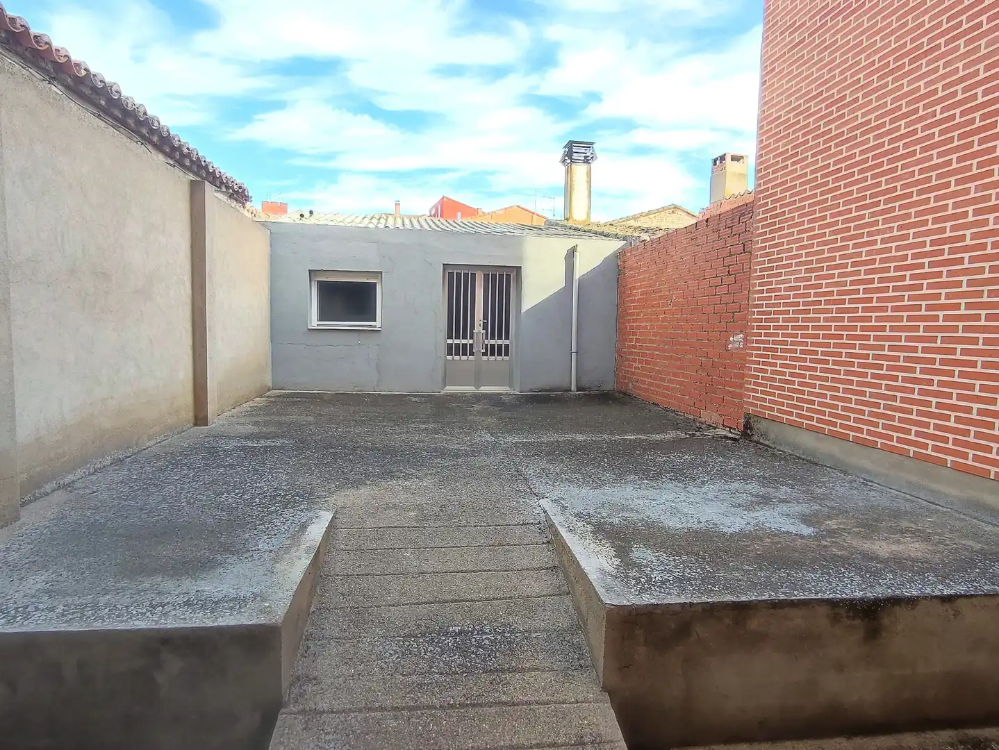 Vista exterior de Piso en venta en Carpio con Calefacción, Terraza y Amueblado