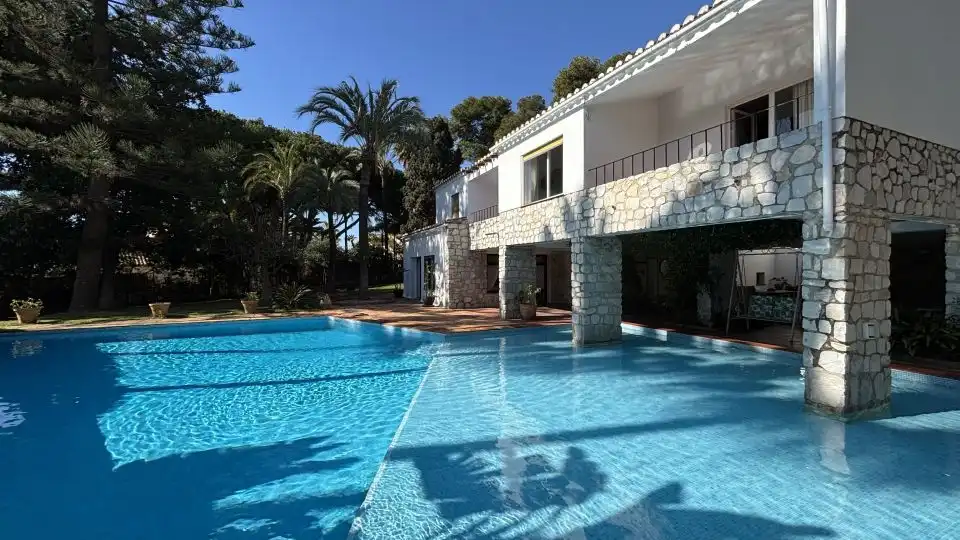 Casa amb piscina en venda a Río Real - Los Monteros