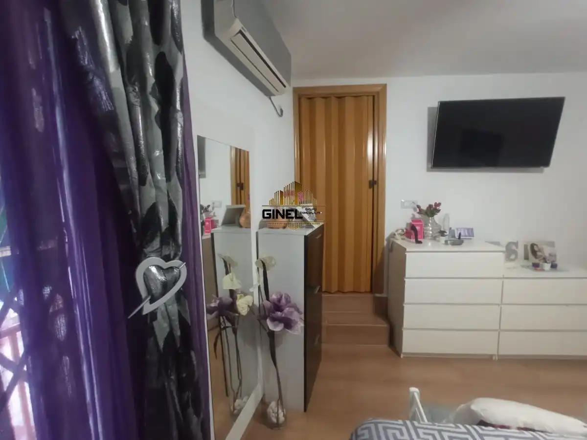 Habitación de Casa o chalet de alquiler con opción a compra en Jaén con Aire acondicionado, Calefacción y Terraza