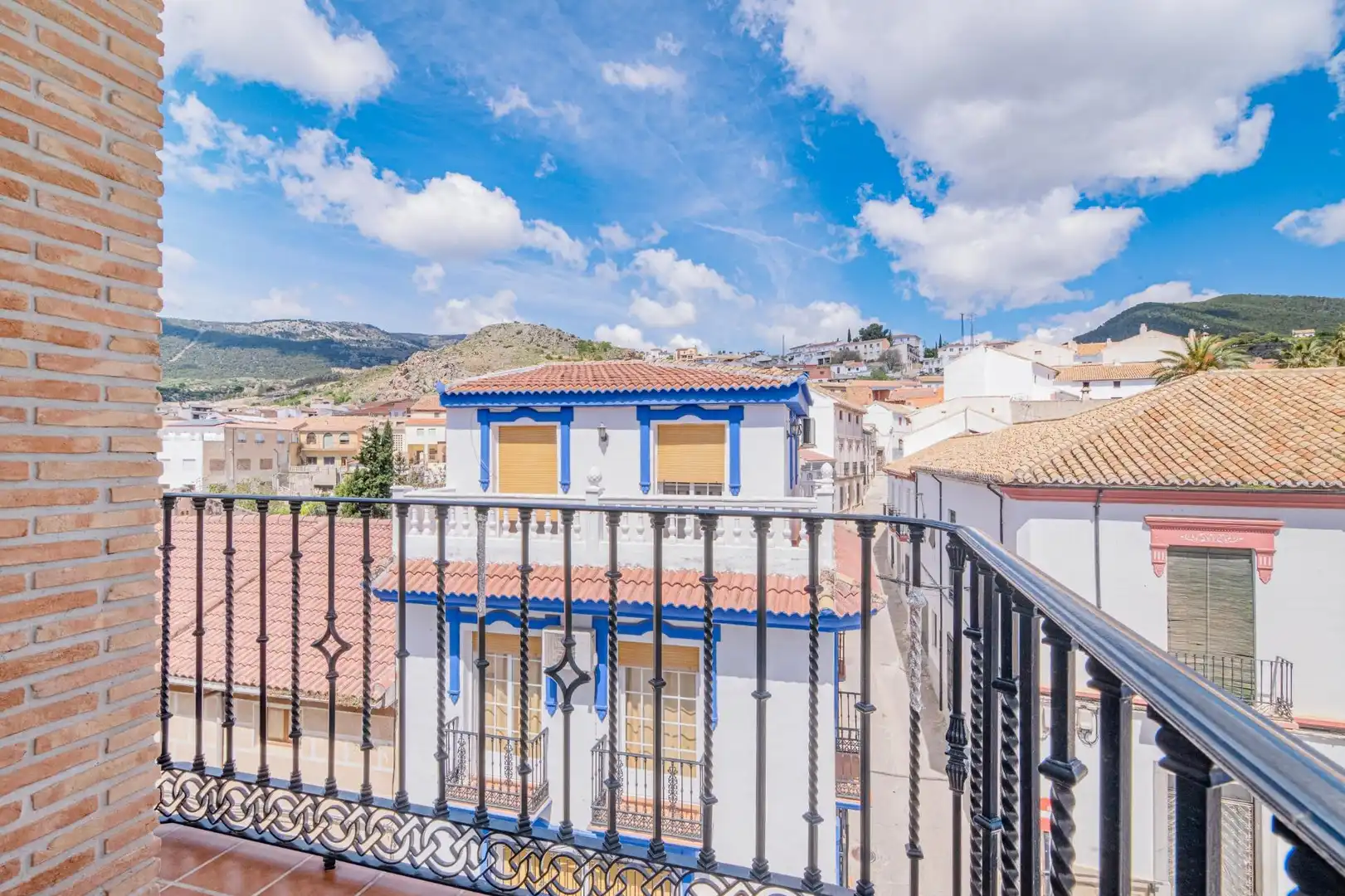 Vista exterior de Edificio en venta en Íllora
