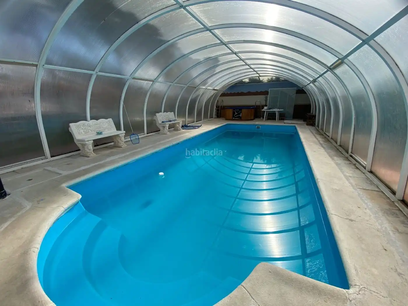 House with pool for sale in Calle Ronda de Manchester 290