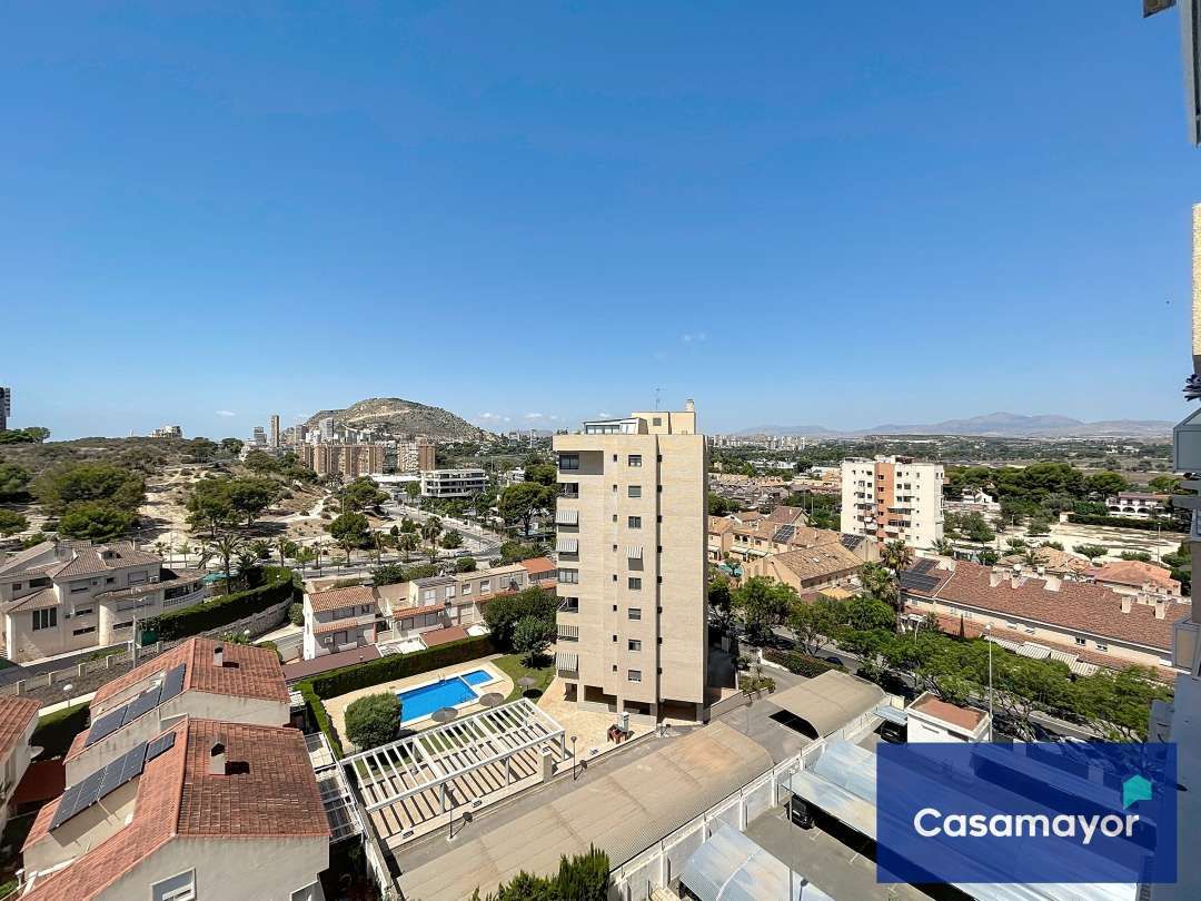 Vista exterior de Pis en venda en Alicante / Alacant amb Aire condicionat, Calefacció i Jardí privat