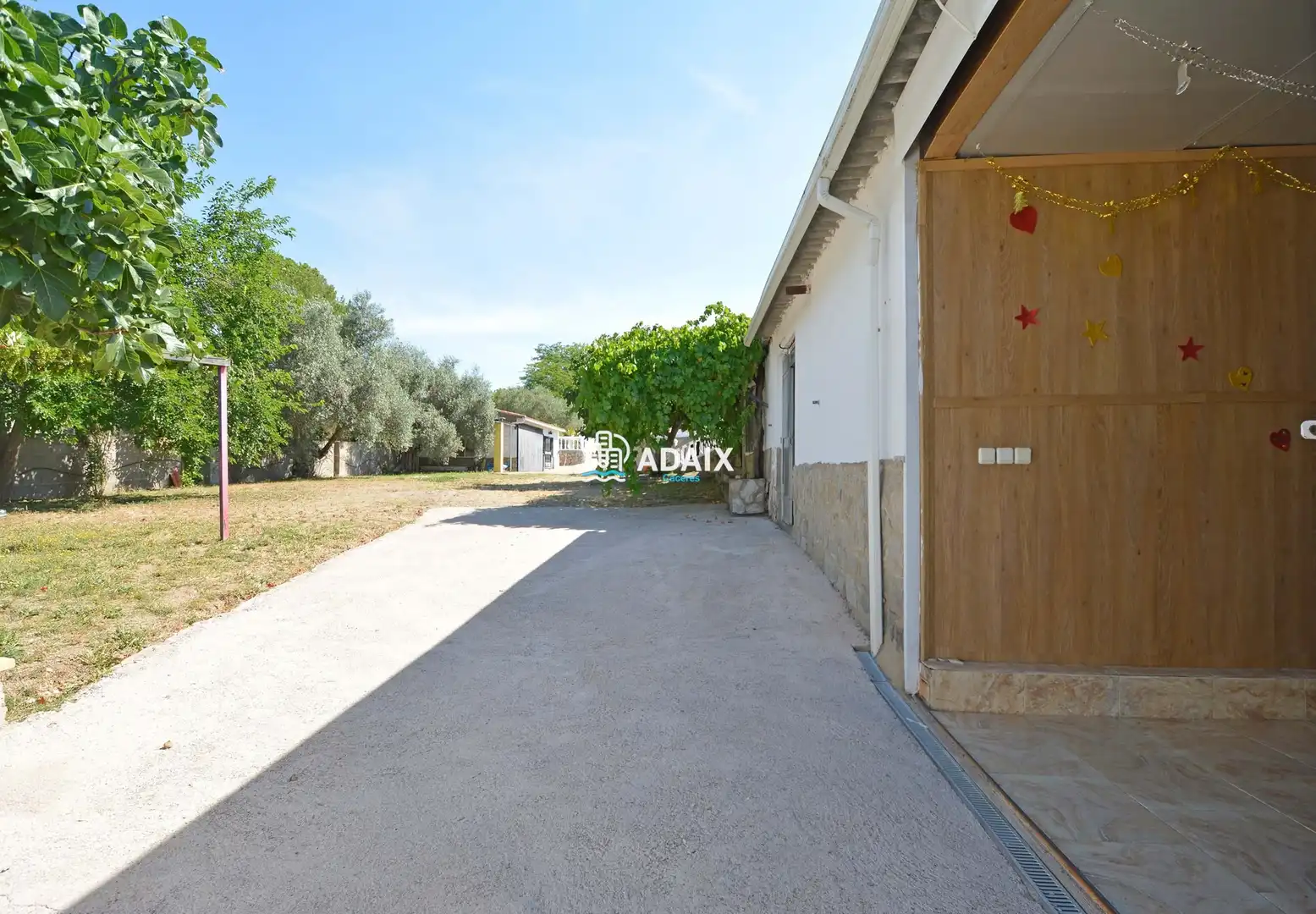 Vista exterior de Casa o xalet en venda en Malpartida de Cáceres amb Aire condicionat, Calefacció i Jacuzzi