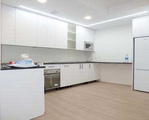 Cuina de Pis en venda en Alcorcón amb Forn, Rentadora i Microones