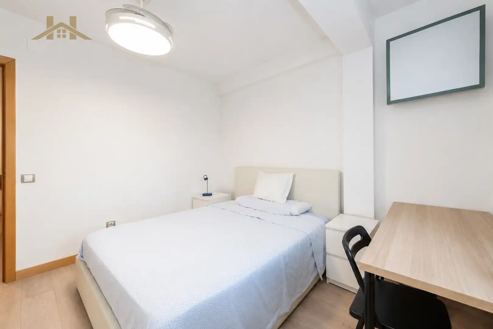 Bedroom of Flat for sale in Madrid  with Air Conditioner, Heating and Furnished