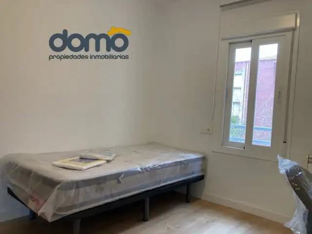 Habitación de Piso de alquiler en Granada con Aire acondicionado, Calefacción y Jardín privado