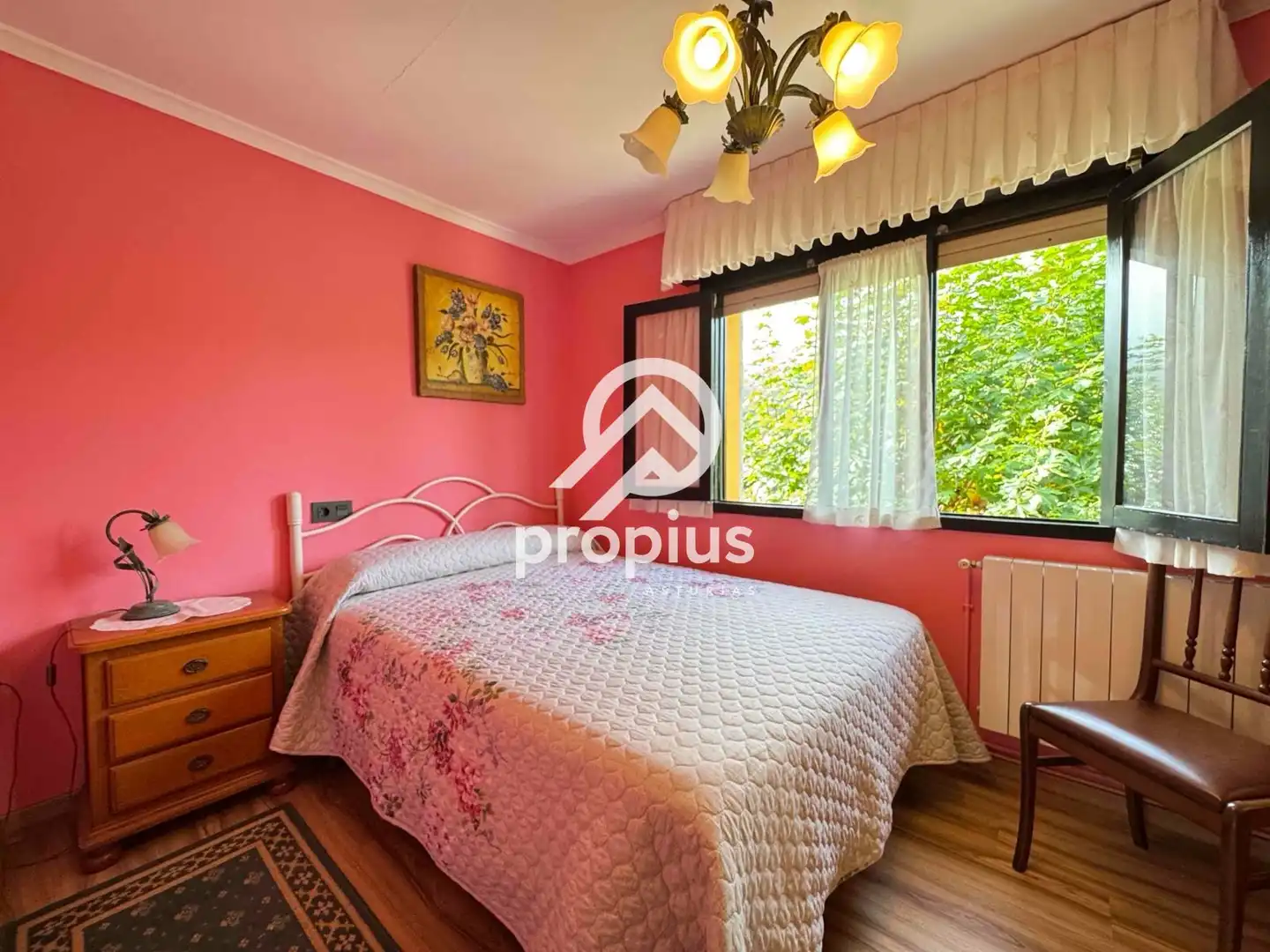 Habitación de Casa o chalet en venta en Parres con Calefacción, Jardín privado y Parquet