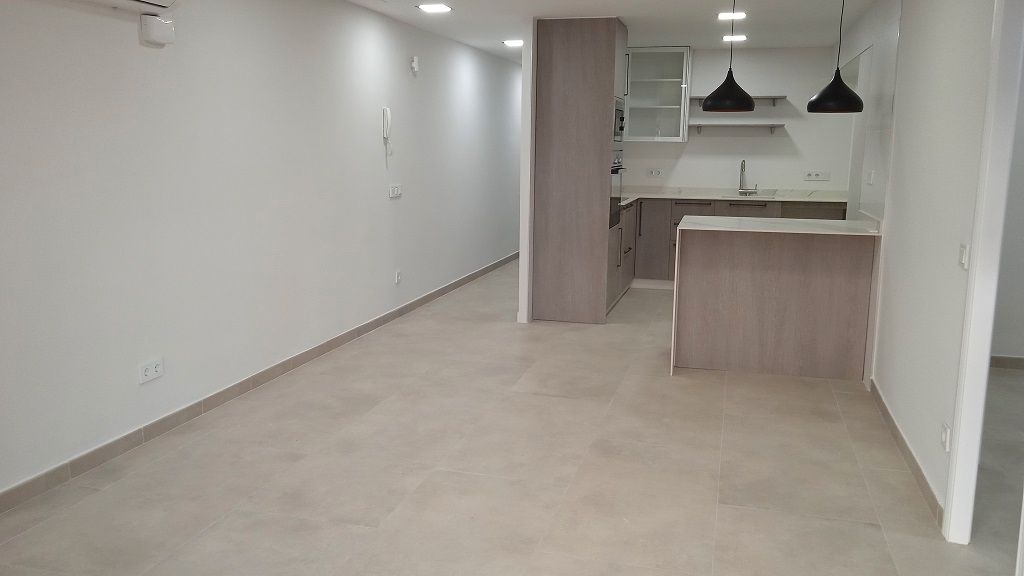 Flat for sale in  Tarragona Capital  with Air Conditioner, Oven and Microwave
