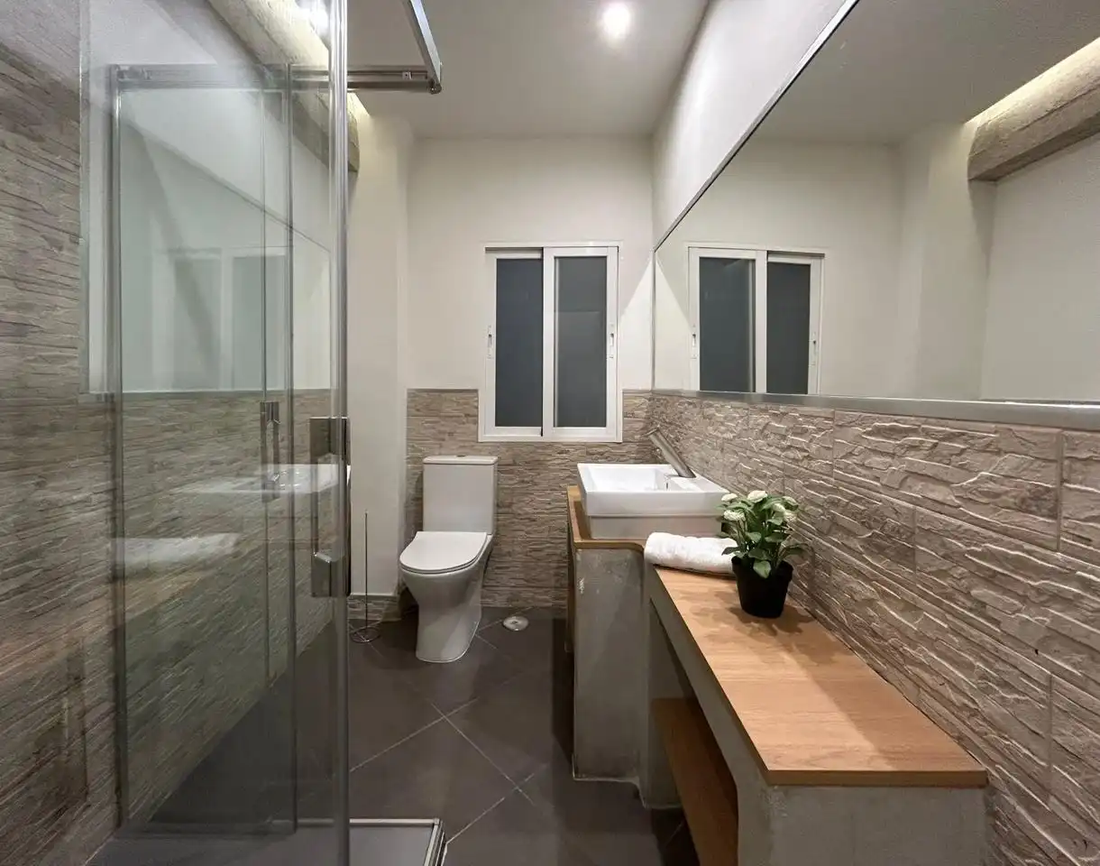 Baño de Piso en venta en Granada con Aire acondicionado y Amueblado