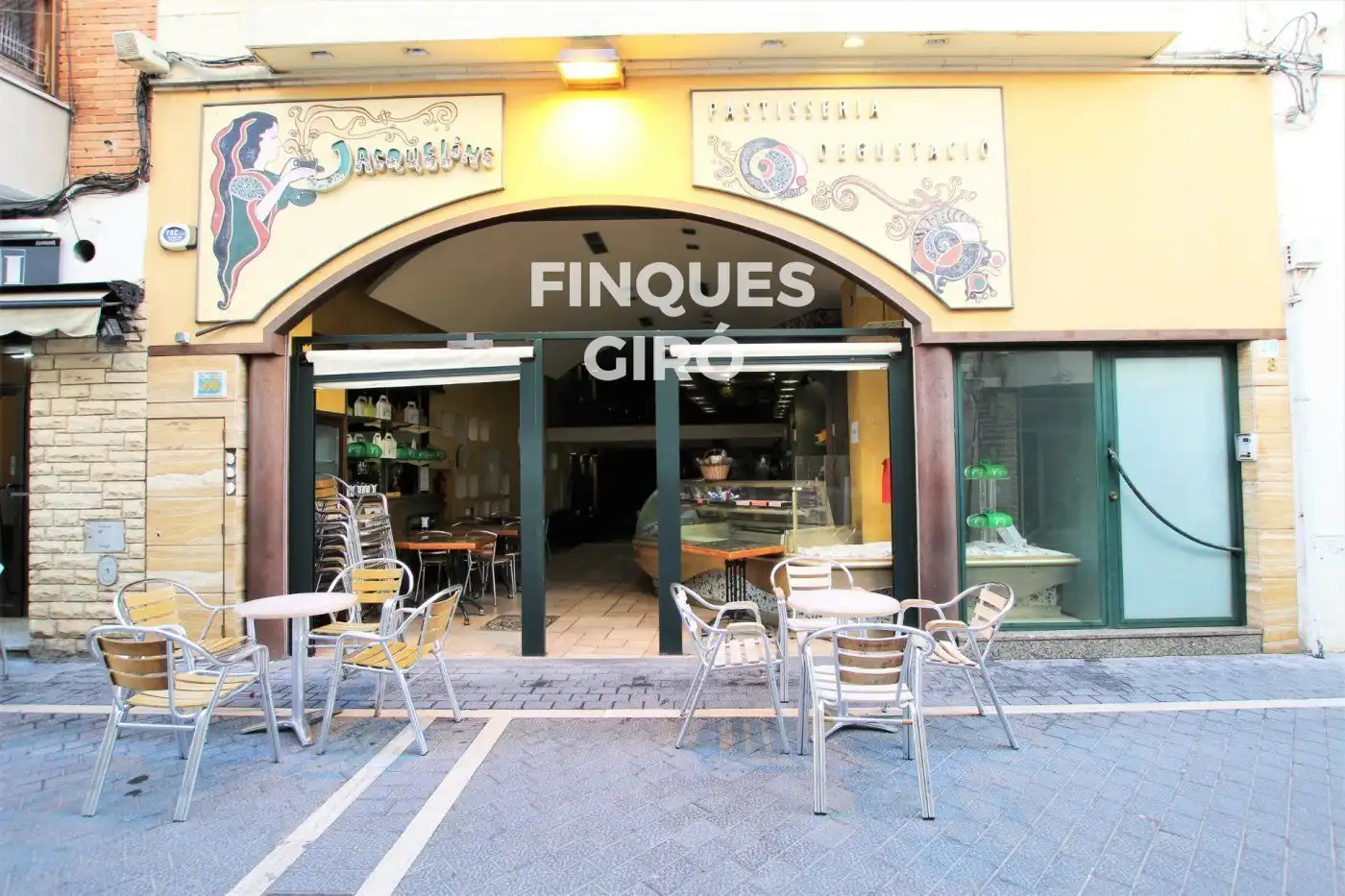 Business premises to rent in montserrat
